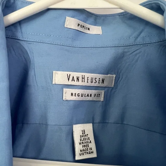 Van Heusen Shirt 18 Light Blue Poplin Regular Fit Casual Wrinkle Free Classic - Picture 2 of 3
